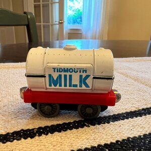 Thomas The Train Tidmouth Milk Tanker Magnetic Diecast Train 2002 Gullane
